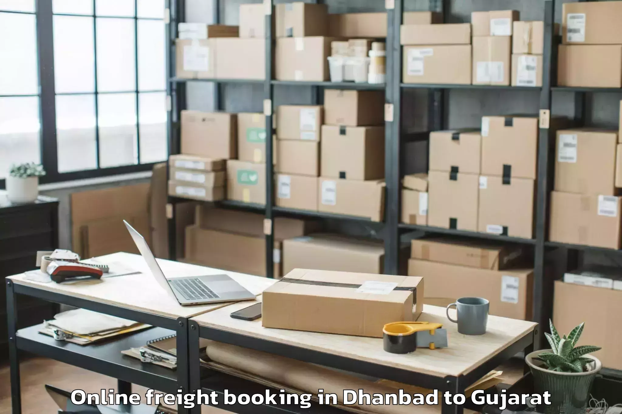 Reliable Dhanbad to Baria Online Freight Booking